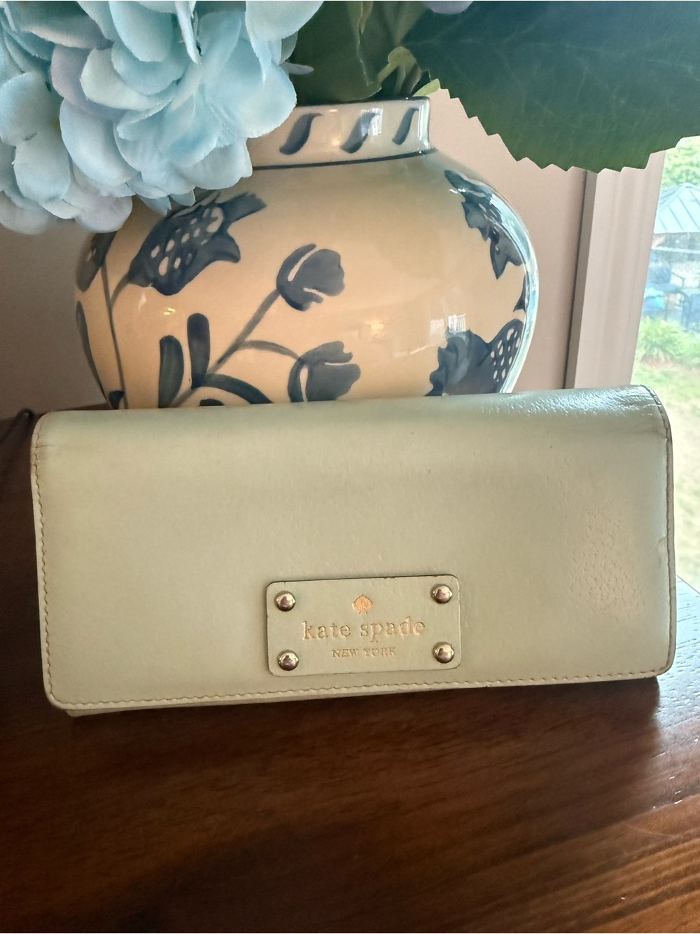 kate spade mint green leather continental wallet with gold plaque